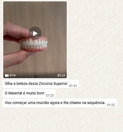 WhatsApp feedback screenshot from a Brazilian dental laboratory